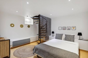 Chic Modern Duplex Adjacent to Musee d'Orsay & Rodin Museum